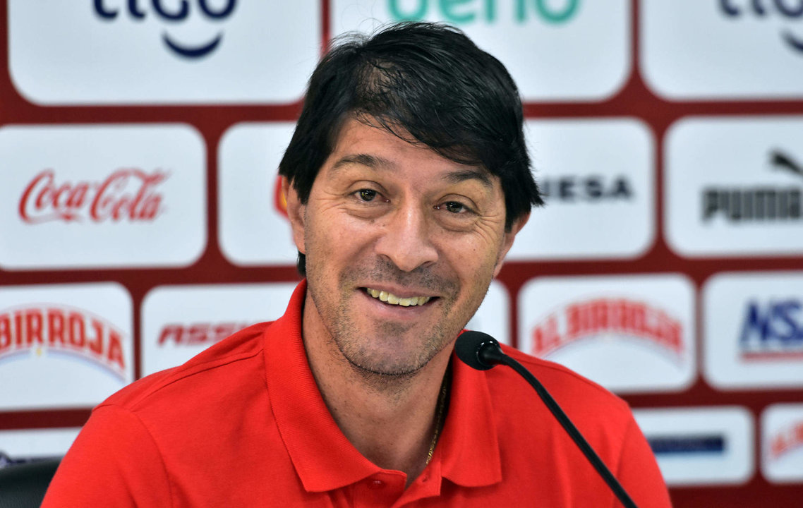 El director técnico de la selección de fútbol Paraguay Daniel Garnero, en una imagen de archivo. EFE/Daniel Piris