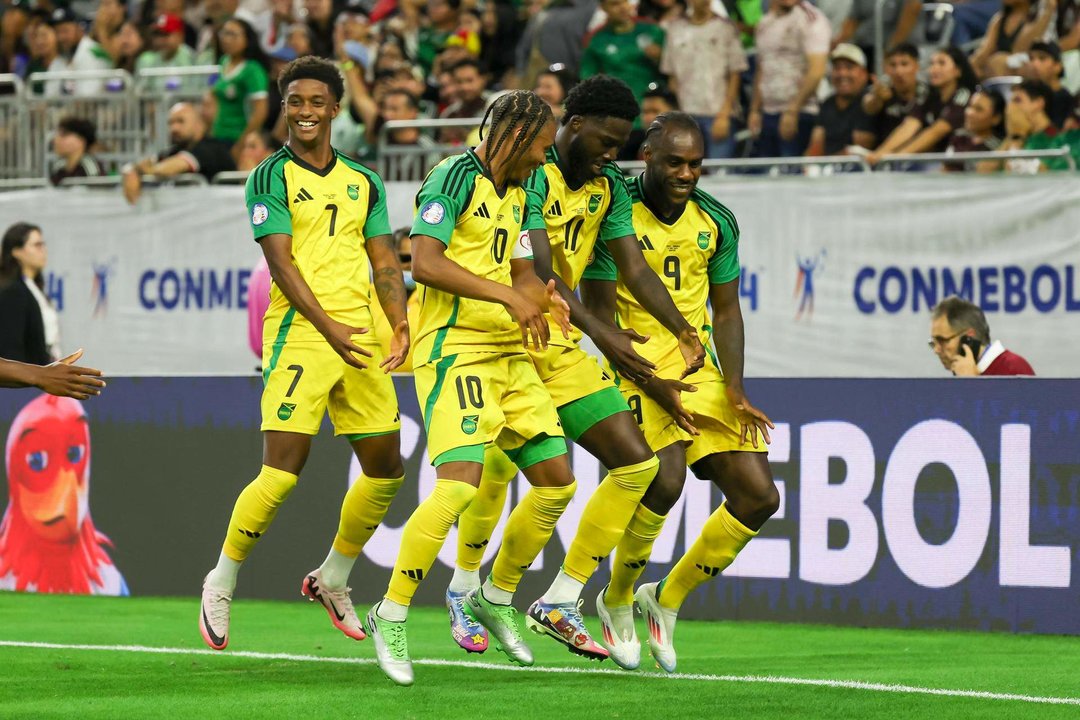 Jugadores de Jamaica fueron registrados el pasado 22 de junio al celebrar un gol que les fue anulado, durante el segundo partido del grupo B de la Copa América, en el estadio NRG de Houston (Texas, EE.UU.). Leslie Plaza