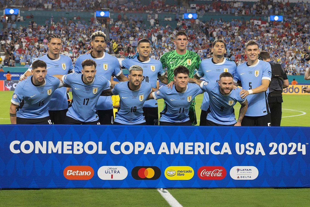 El equipo titular de Uruguay que debutó ante Panamá en el grupo C de la Copa América fue registrado este domingo, 23 de junio, en el estadio Hard Rock de Miami (Florida, EE.UU.). EFE/Cristóbal Herrera